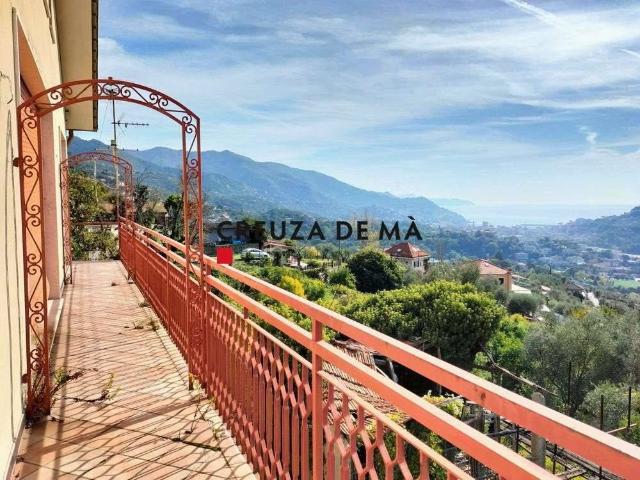 Villa Indipendente in vendita a Le rocche di Santa Maria, Rapallo