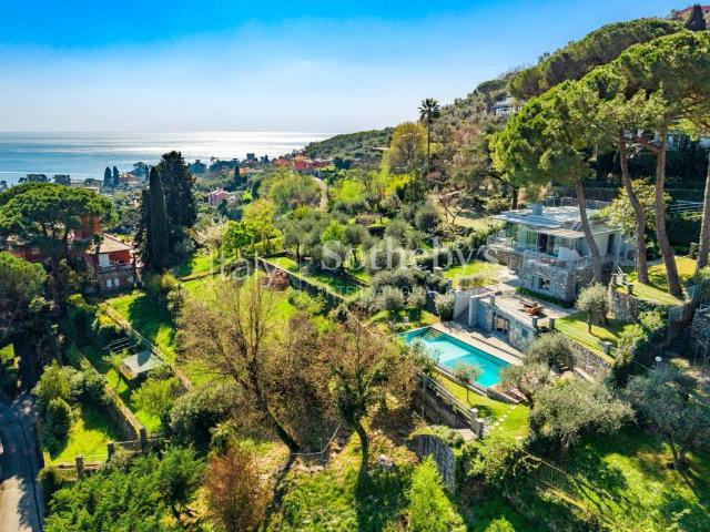 Villa Indipendente in vendita a San Michele di Pagana, Rapallo