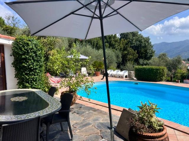 Villa Indipendente in vendita a San Massimo, Rapallo