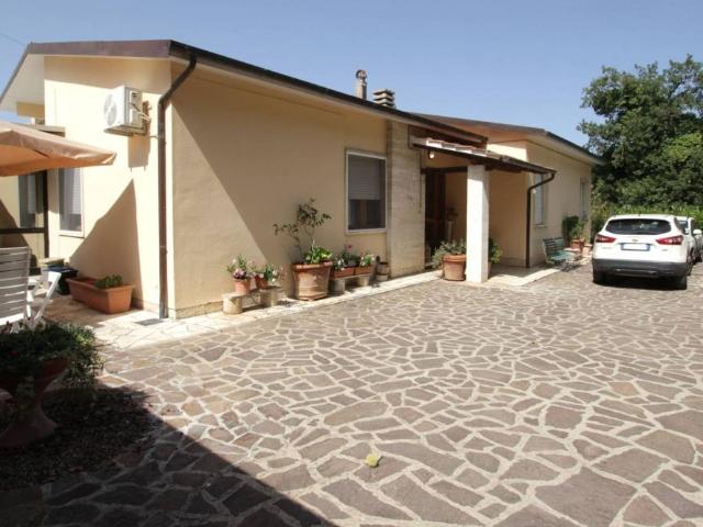 Villa Indipendente in vendita a Serre di Rapolano, Rapolano Terme