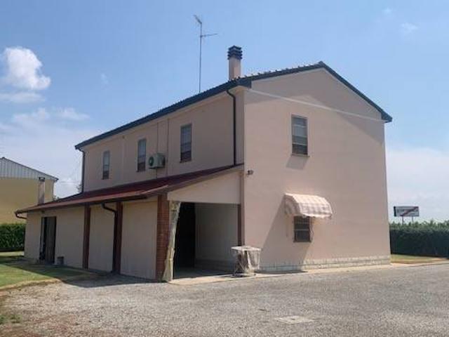 Villa Indipendente in vendita a Russi, Reggio Emilia