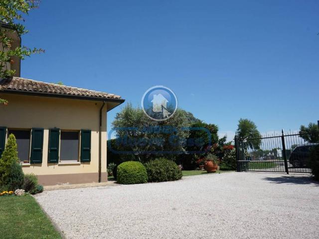 Villa Indipendente in vendita a Ravenna, Reggio Emilia