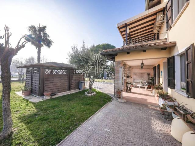 Villa Indipendente in vendita a Ravenna, Reggio Emilia