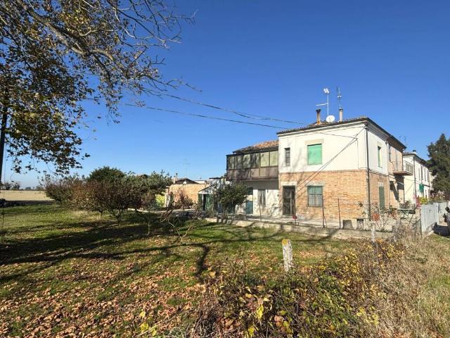 Villa Indipendente in vendita a Unione di Comuni della Romagna Forlivese, Ravenna