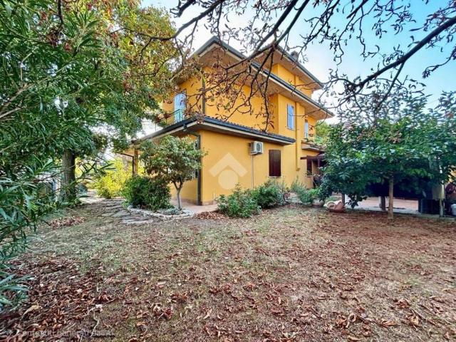 Villa Indipendente in vendita a Ravenna, Reggio Emilia