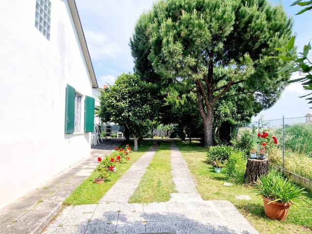 Villa Indipendente in vendita a Ravenna, Reggio Emilia
