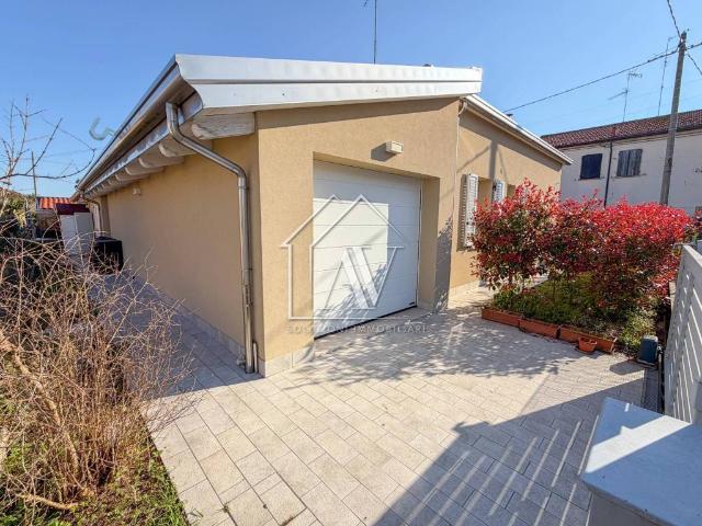 Villa Indipendente in vendita a Ravenna, Reggio Emilia