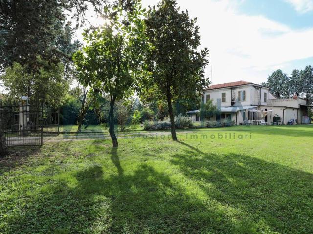 Villa Indipendente in vendita a Ravenna, Reggio Emilia