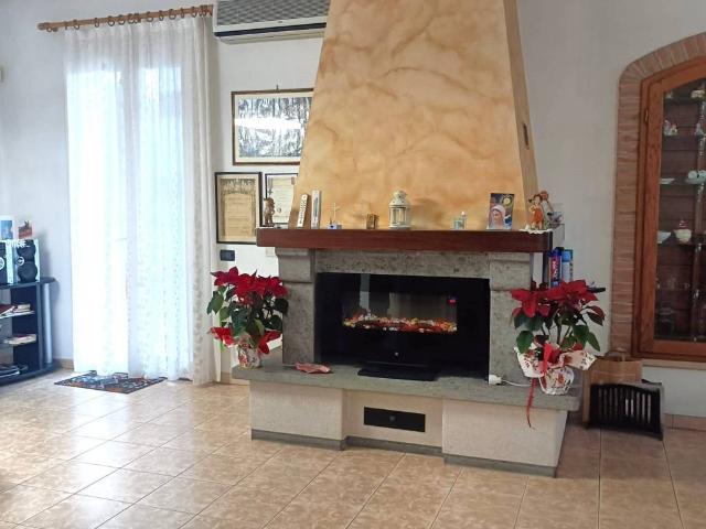 Villa Indipendente in vendita a Ravenna, Reggio Emilia