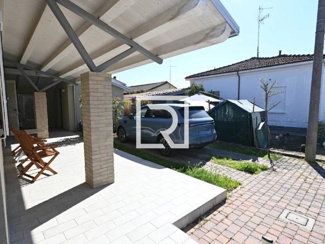 Villa Indipendente in vendita a Ravenna, Reggio Emilia