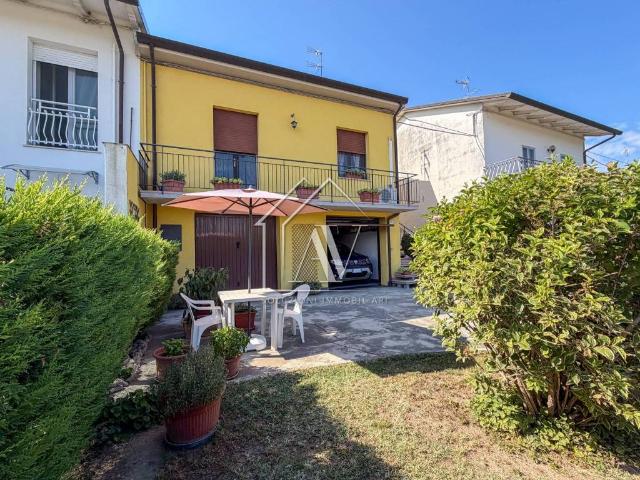 Villa Indipendente in vendita a Ravenna, Reggio Emilia