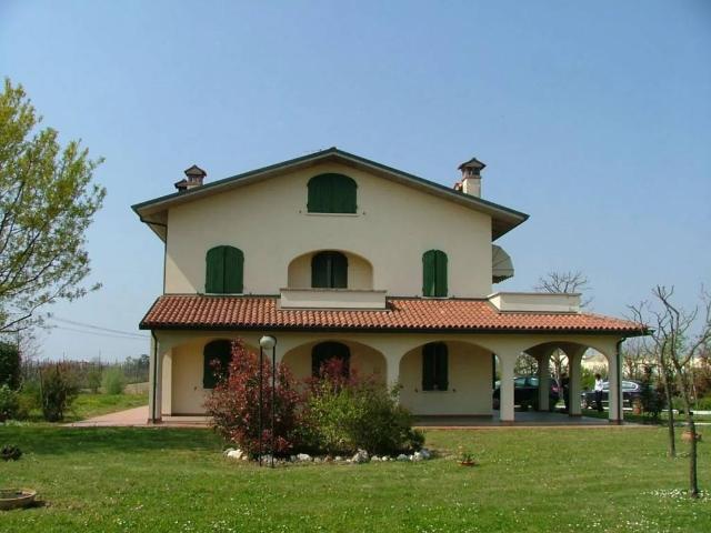 Villa Indipendente in vendita a Unione della Romagna Faentina, Russi