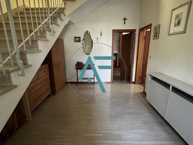 Villa Indipendente in vendita a Ravenna, Reggio Emilia