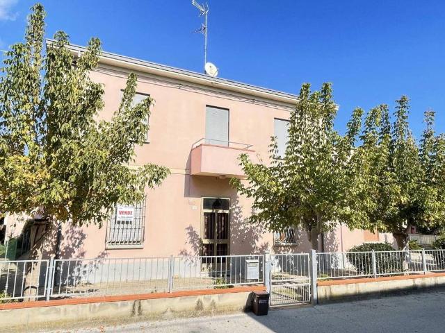 Villa Indipendente in vendita a Ravenna, Reggio Emilia