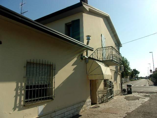 Villa Indipendente in vendita a Carraie, Ravenna