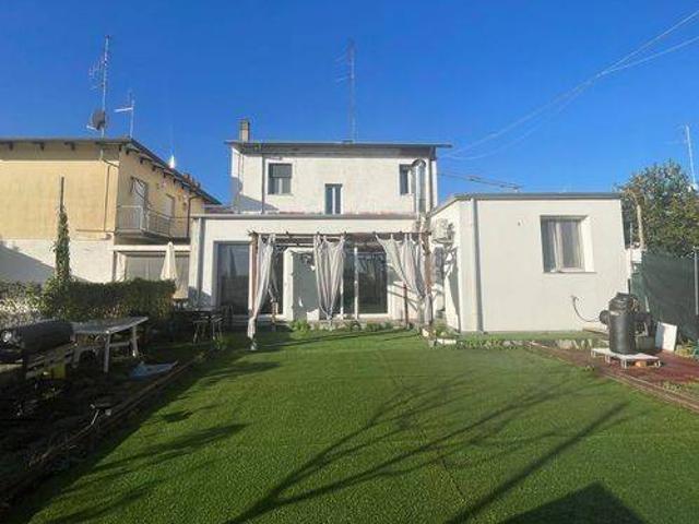 Villa Indipendente in vendita a Ravenna, Reggio Emilia