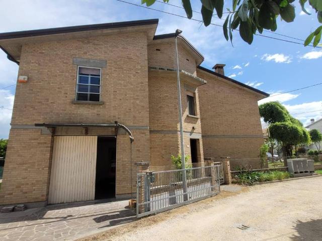 Villa Indipendente in vendita a Ravenna, Reggio Emilia