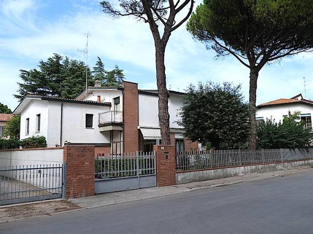 Villa Indipendente in vendita a Punta Marina Terme, Ravenna