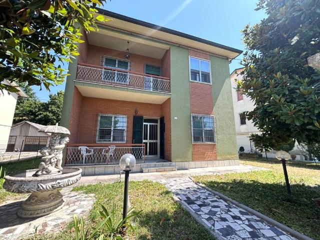Villa Indipendente in vendita a Ravenna, Reggio Emilia