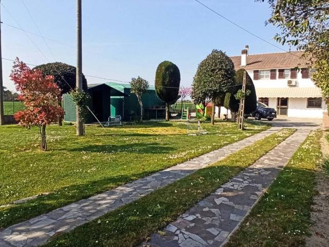 Villa Indipendente in vendita a Ravenna, Reggio Emilia