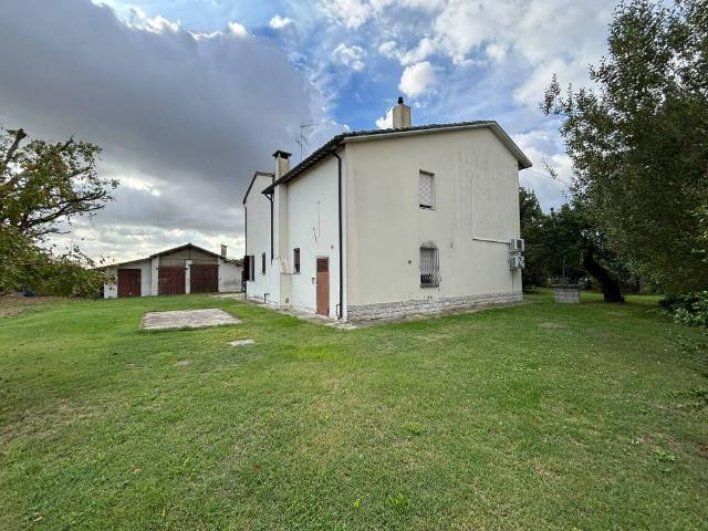 Villa Indipendente in vendita a Ducenta, Ravenna
