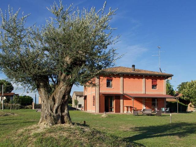 Villa Indipendente in vendita a Ravenna, Reggio Emilia