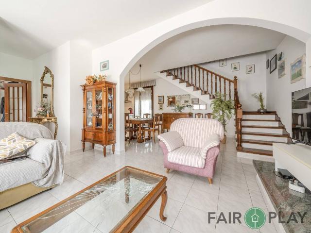 Villa Indipendente in vendita a Ravenna, Reggio Emilia