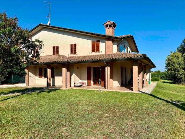 Villa Indipendente in vendita a Conventello, Ravenna