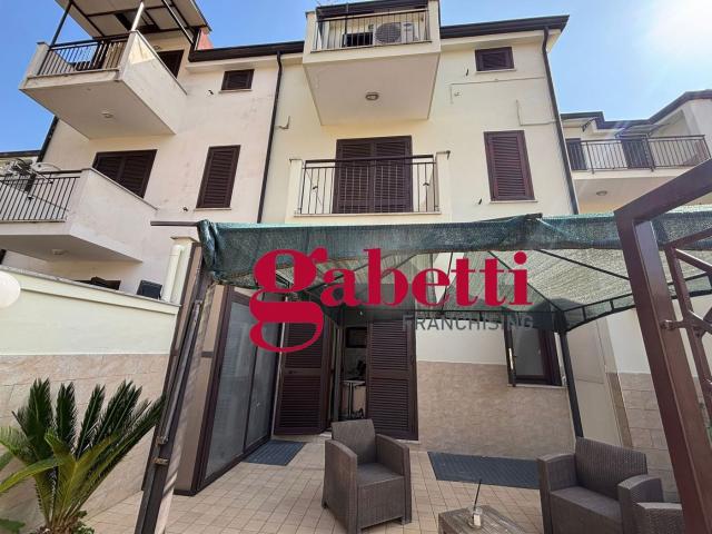 Villa Indipendente in vendita a Marcianise, Recale