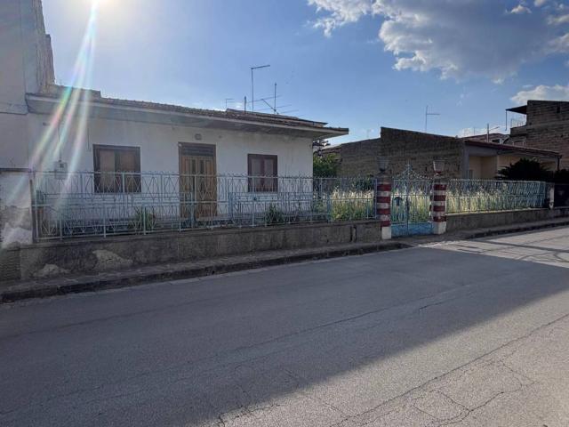 Villa Indipendente in vendita a Recale, Campania