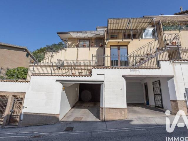 Villa Indipendente in vendita a Contrada Saletta, Marche