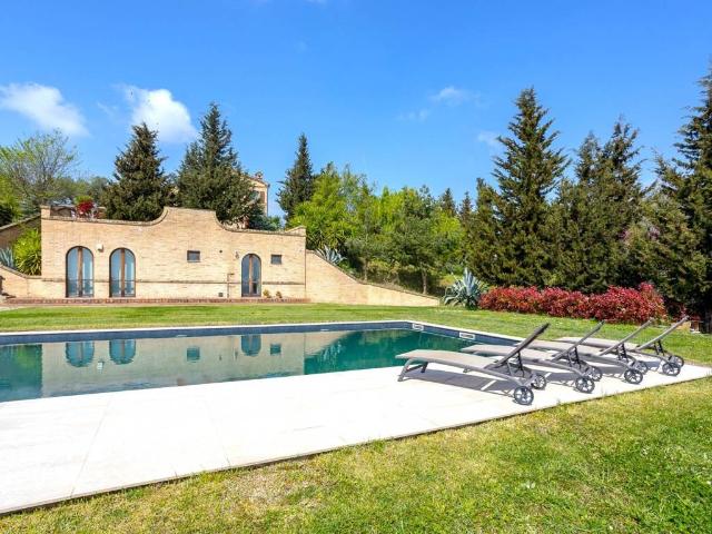 Villa Indipendente in vendita a Montefiore, Marche