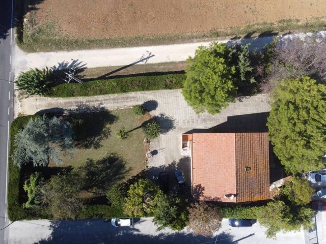 Villa Indipendente in vendita a Contrada San Pietro, Marche
