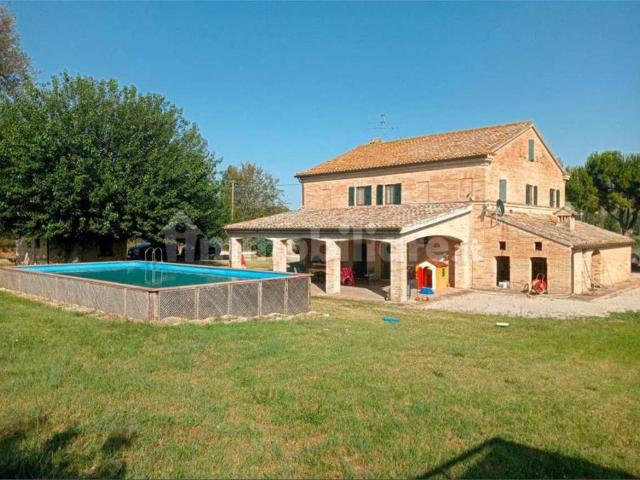 Villa Indipendente in vendita a Contrada Vallememoria, Marche