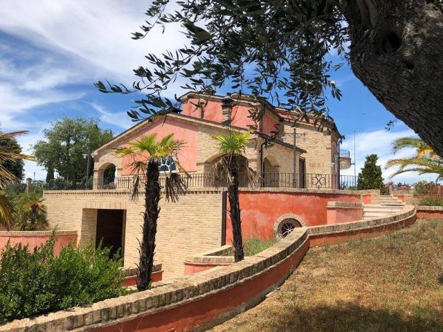 Villa Indipendente in vendita a Marche, Macerata