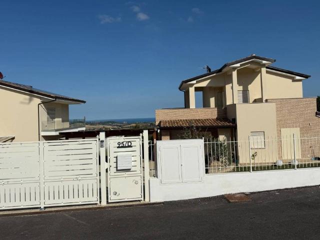 Villa Indipendente in vendita a Marche, Macerata