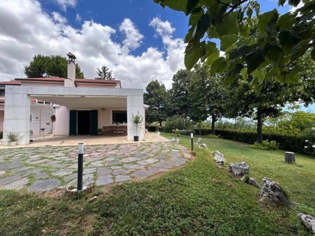 Villa Indipendente in vendita a Marche, Macerata