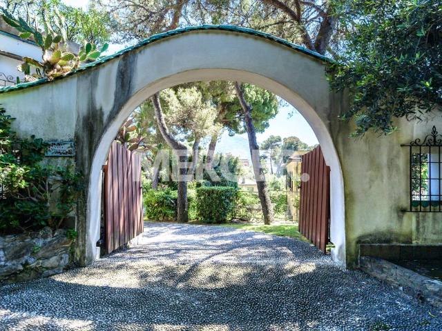 Villa Indipendente in vendita a Mulinetti, Recco