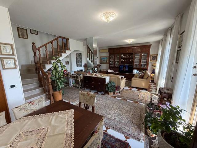Villa Indipendente in vendita a Polanesi, Recco