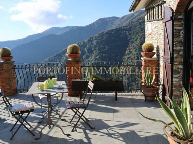 Villa Indipendente in vendita a Avegno, Testana