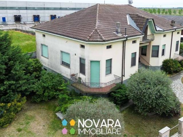 Villa Indipendente in vendita a Piemonte, Novara