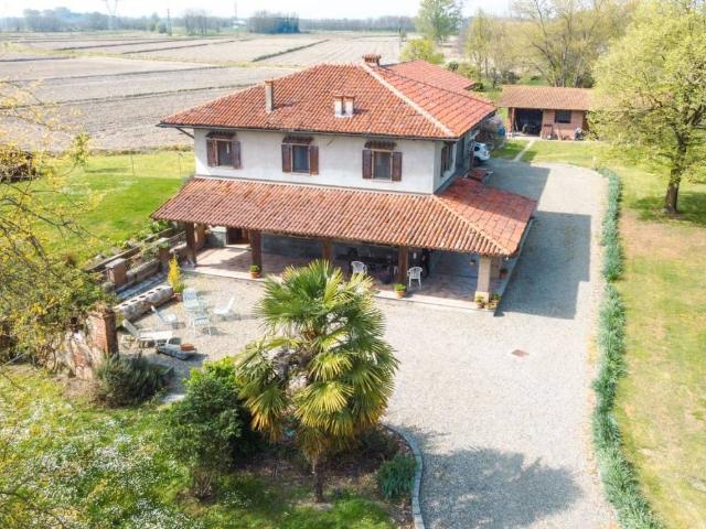 Villa Indipendente in vendita a Piemonte, Novara