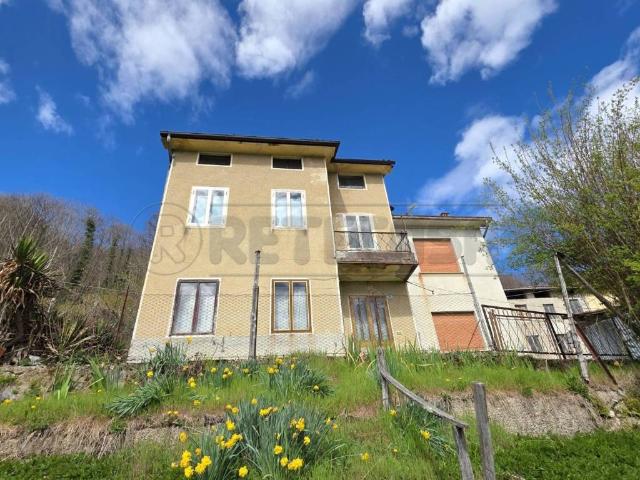 Villa Indipendente in vendita a Recoaro Terme, Veneto