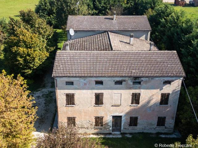 Villa Indipendente in vendita a Redondesco, Lombardia