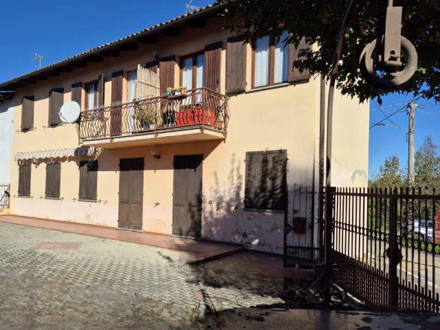 Villa Indipendente in vendita a Piemonte, Asti