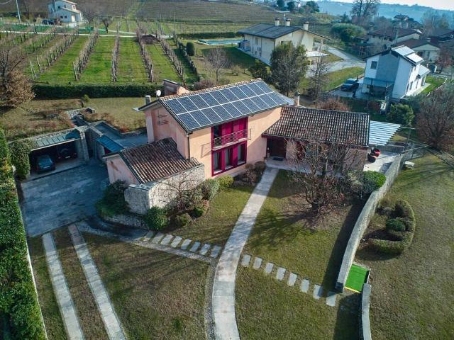 Villa Indipendente in vendita a Refrontolo, Veneto