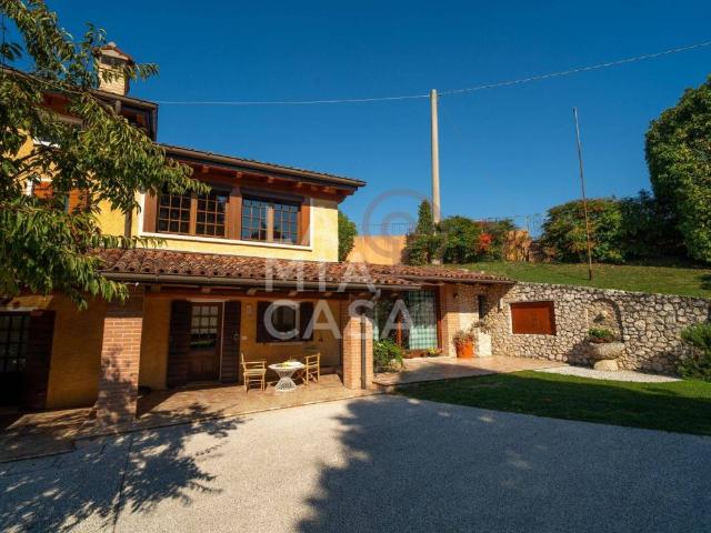 Villa Indipendente in vendita a Refrontolo, Treviso
