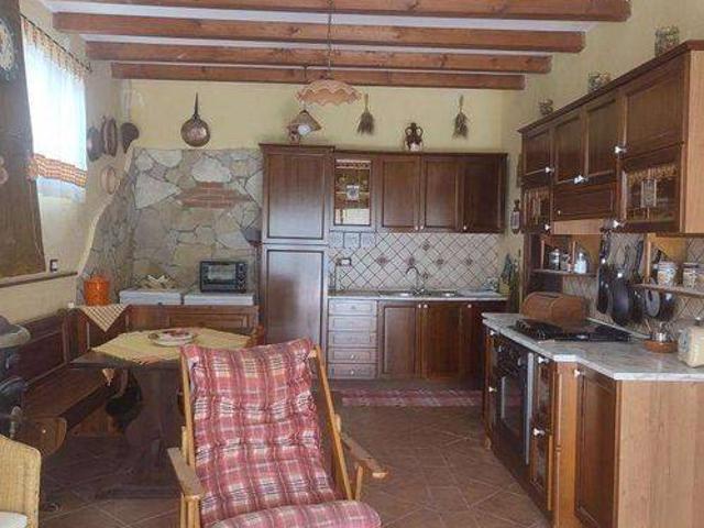 Villa Indipendente in vendita a Regalbuto, Sicilia