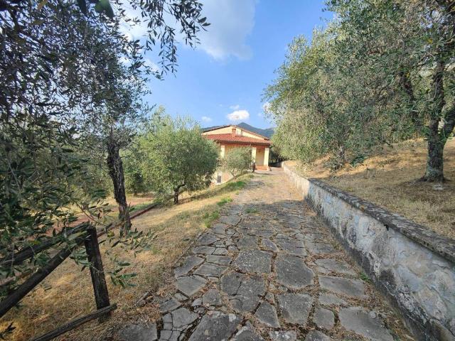 Villa Indipendente in vendita a Cascia, Reggello