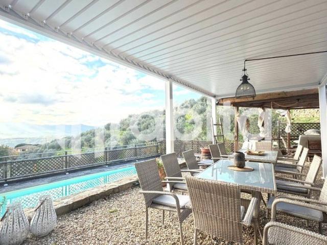 Villa Indipendente in vendita a Unione di Comuni Valdarno e Valdisieve, Reggello